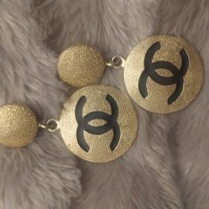 Vintage 70's Chanel clip on Earrings